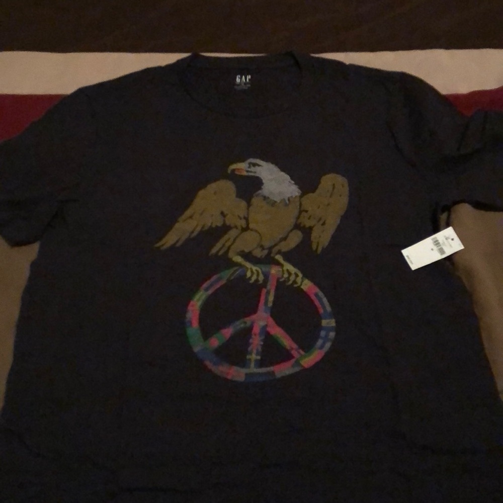 Men’s Gap T-shirt NWT. Medium